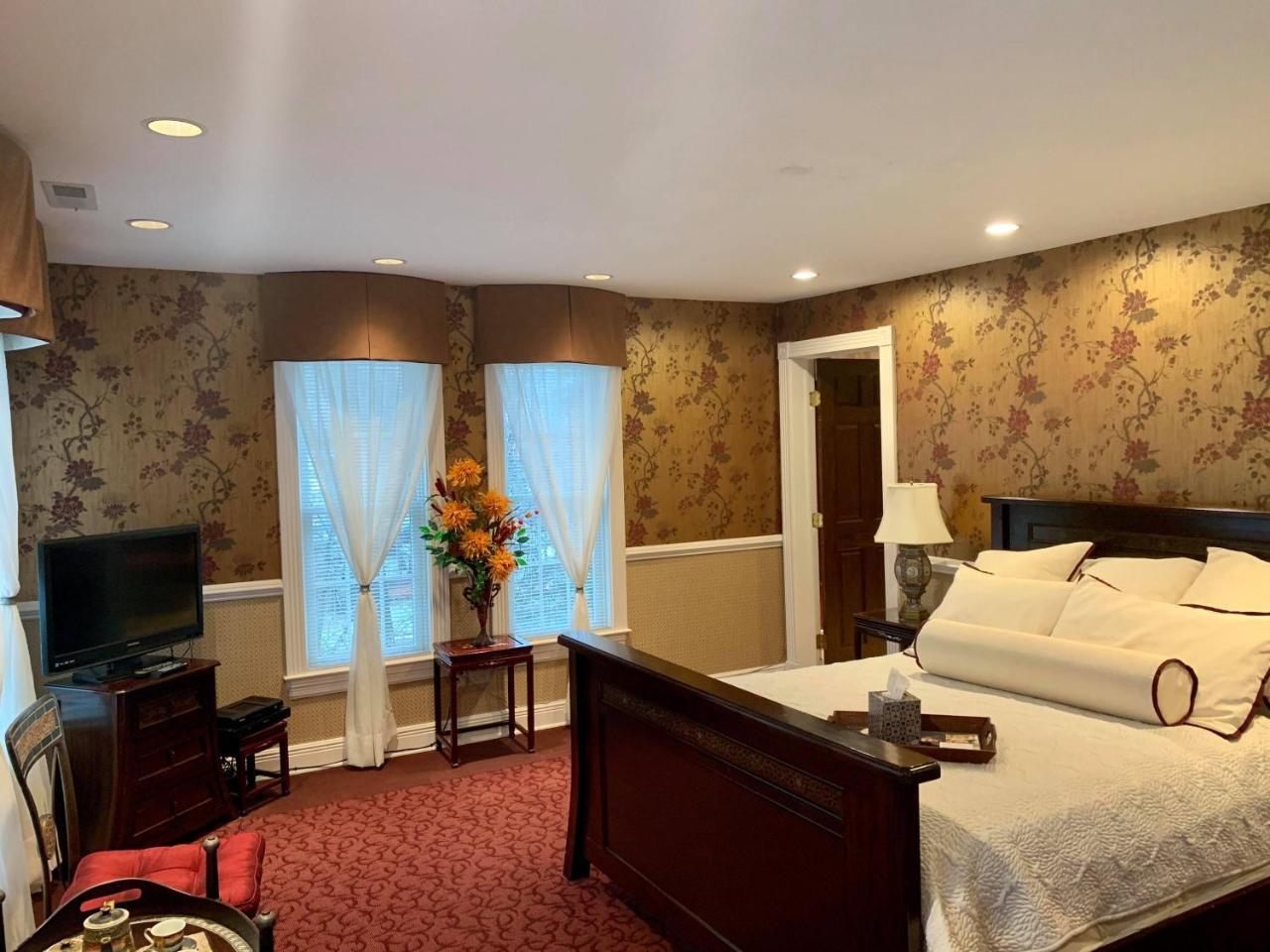 The Lake Manor Bed and Breakfast Morgantown Εξωτερικό φωτογραφία